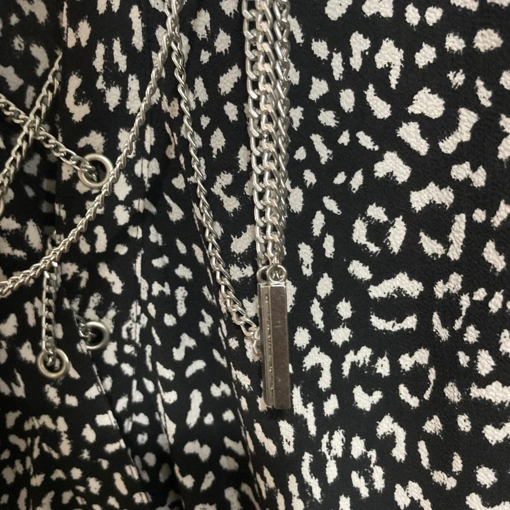 Michael Kors Blouse M Black White‎ Blouse Silver Chain Tie Top GORGEOUS